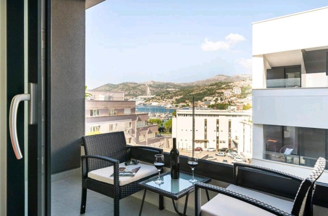 Gorgeous Dubrovnik Sea View Apartment With Free Parking Екстериор снимка